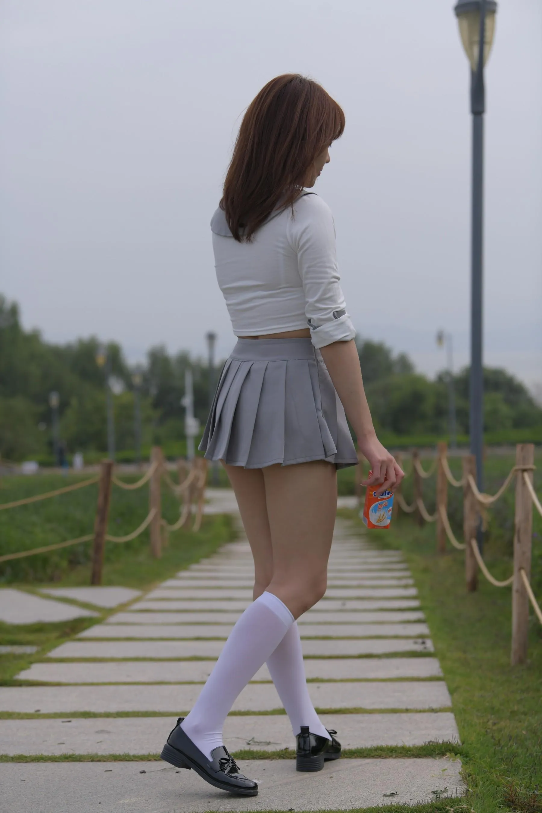 [魔镜街拍] NO.095 性感动人的小百褶裙美女 [763P]插图5
